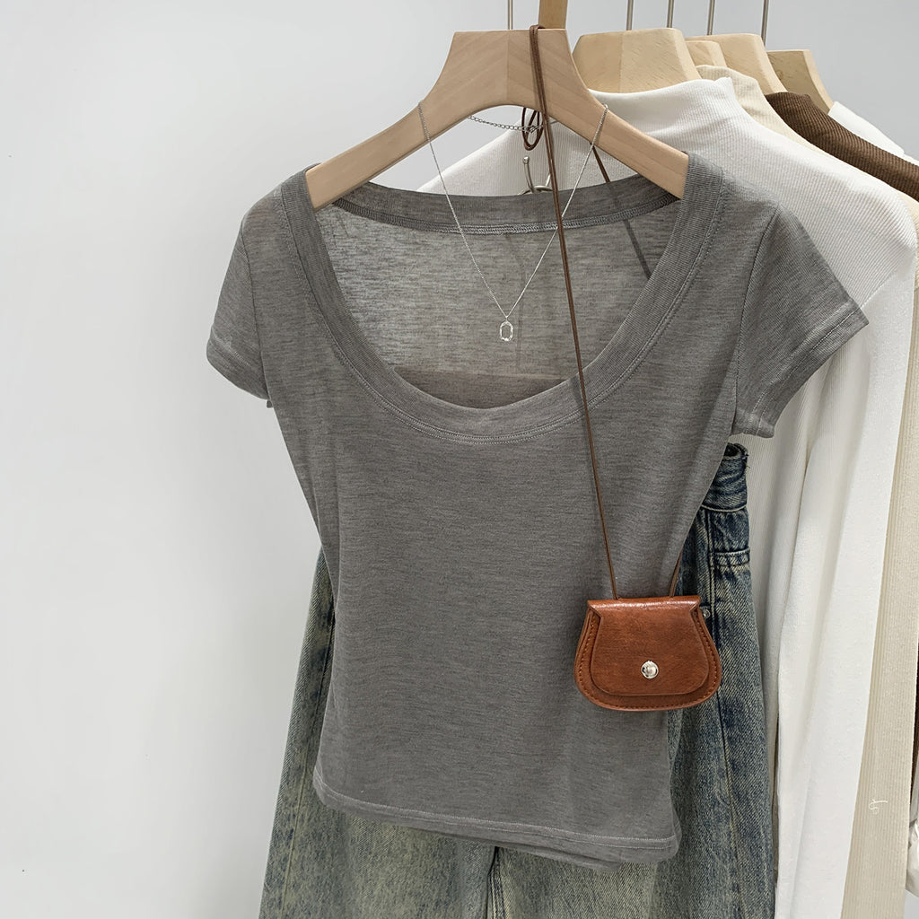 U-collar Short-sleeved T-shirt